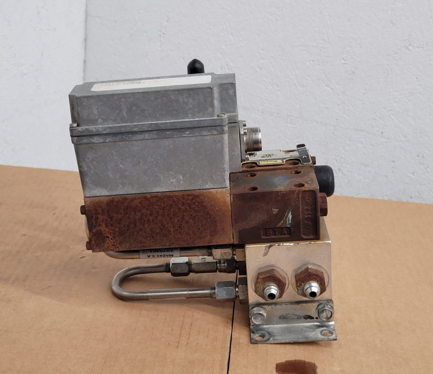 PARKER Hydraulic Proportional ISO Valve D1VL001CN  12VDC + Override Unit J