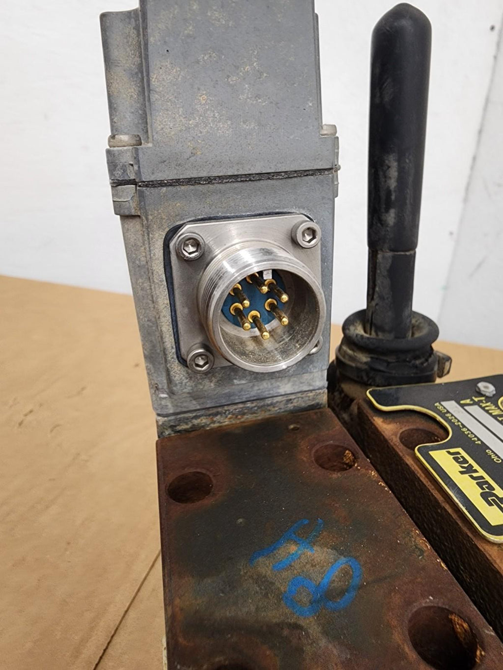 PARKER Hydraulic Proportional ISO Valve D1VL001CN  12VDC + Override Unit J