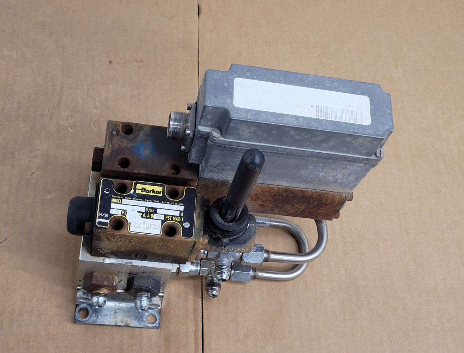 PARKER Hydraulic Proportional ISO Valve D1VL001CN  12VDC + Override Unit J