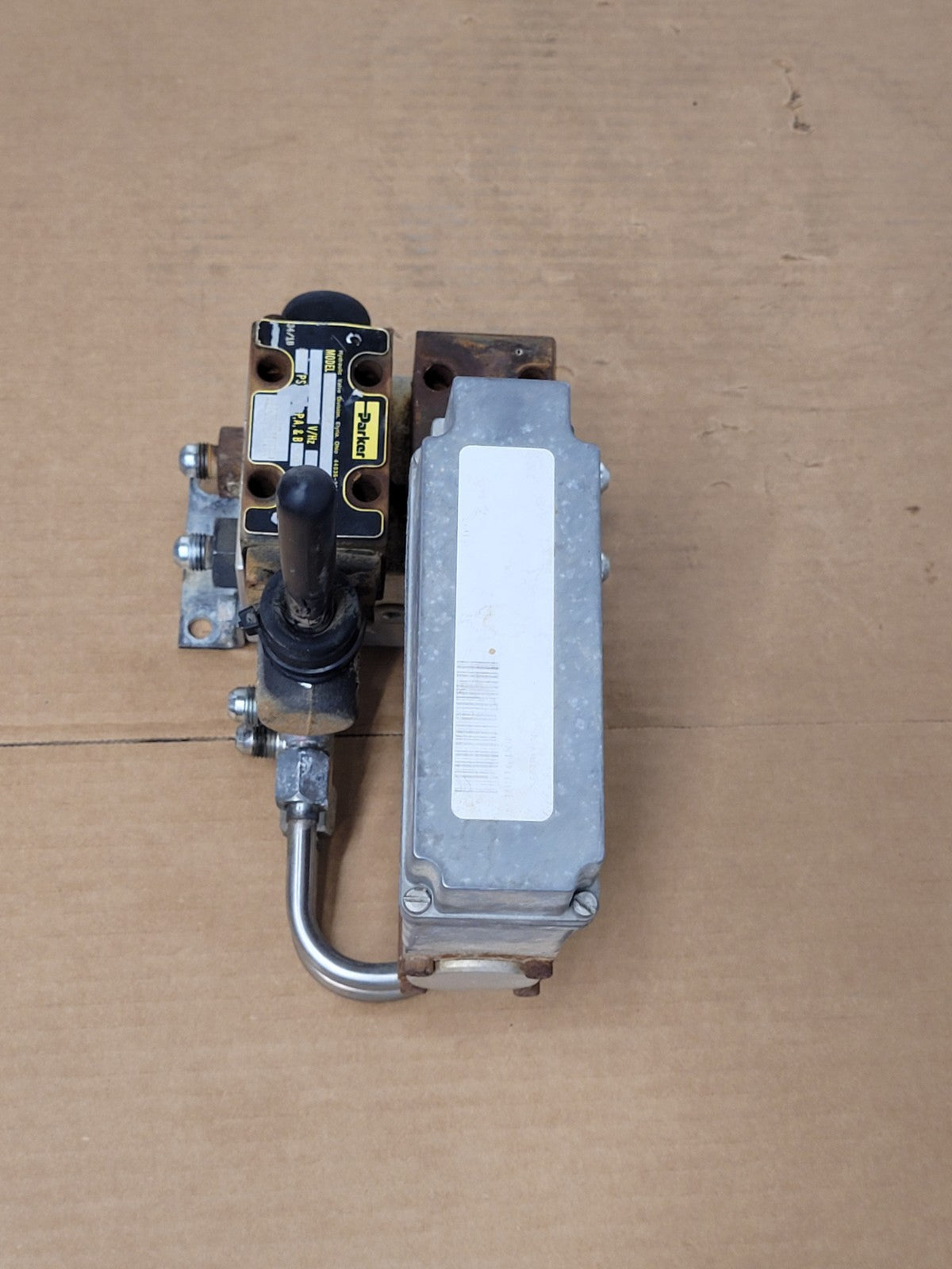 PARKER Hydraulic Proportional ISO Valve D1VL001CN  12VDC + Override Unit J