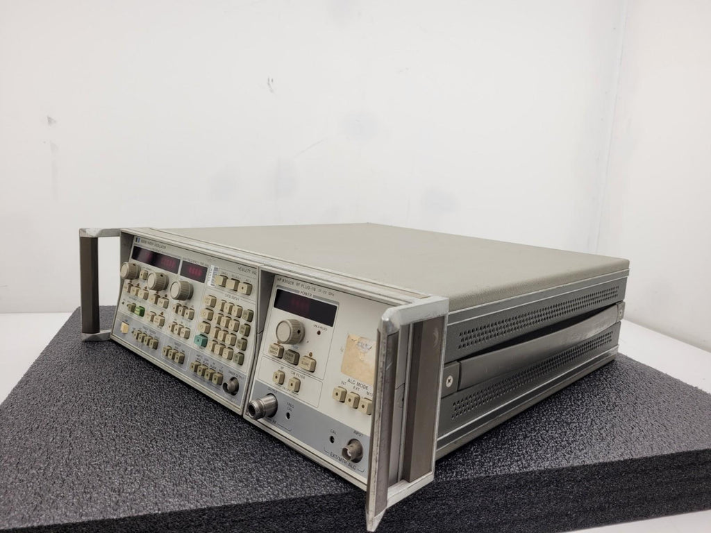 HP Hewlett Packard 8350B Sweep Oscillator w/ 83592B RF Plug-in .01-20GHz