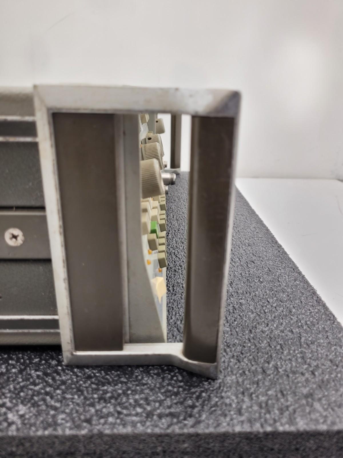 HP Hewlett Packard 8350B Sweep Oscillator w/ 83592B RF Plug-in .01-20GHz