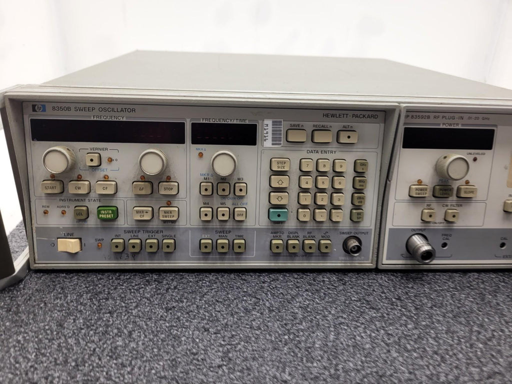 HP Hewlett Packard 8350B Sweep Oscillator w/ 83592B RF Plug-in .01-20GHz