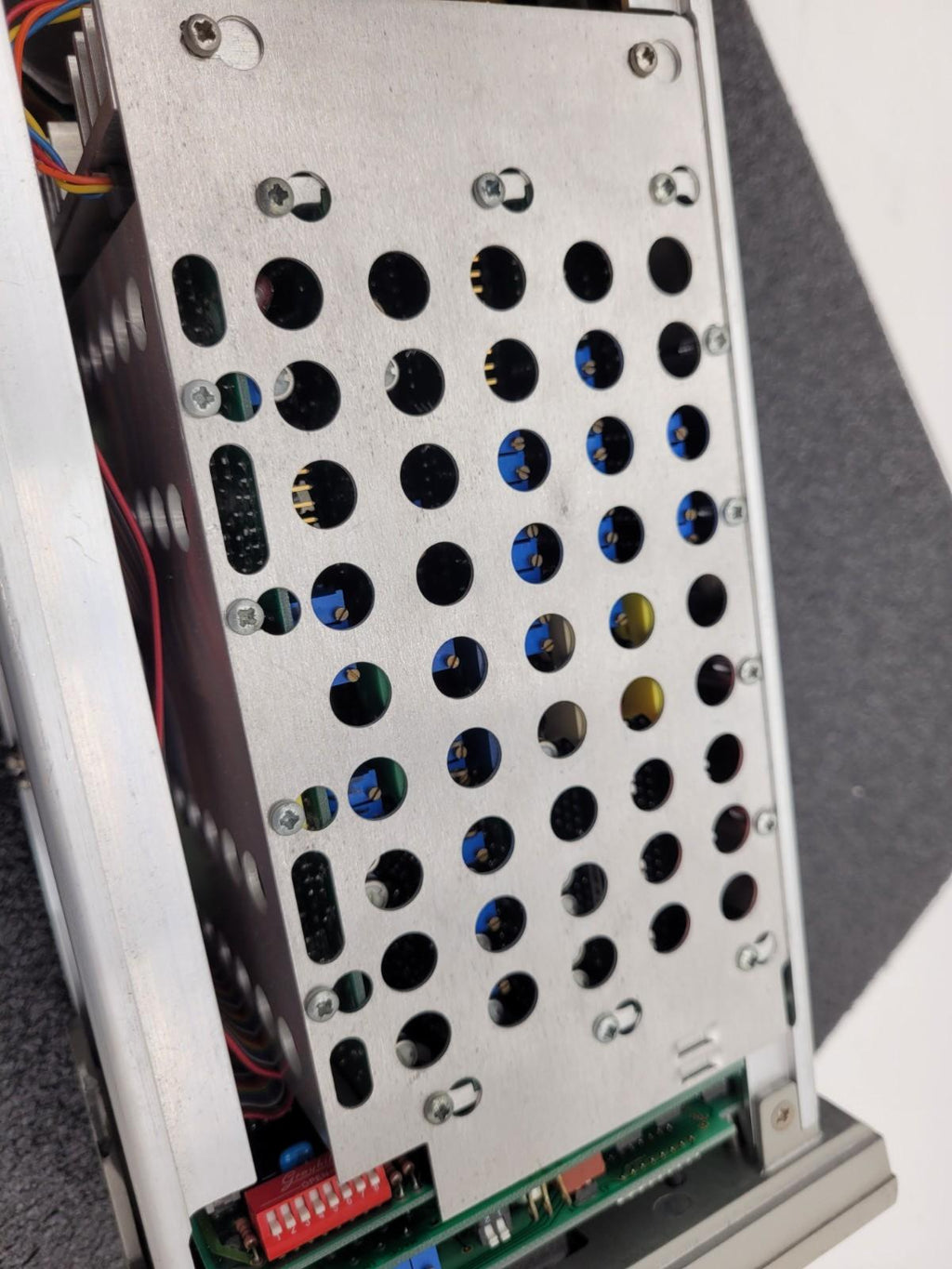 HP Hewlett Packard 8350B Sweep Oscillator w/ 83592B RF Plug-in .01-20GHz