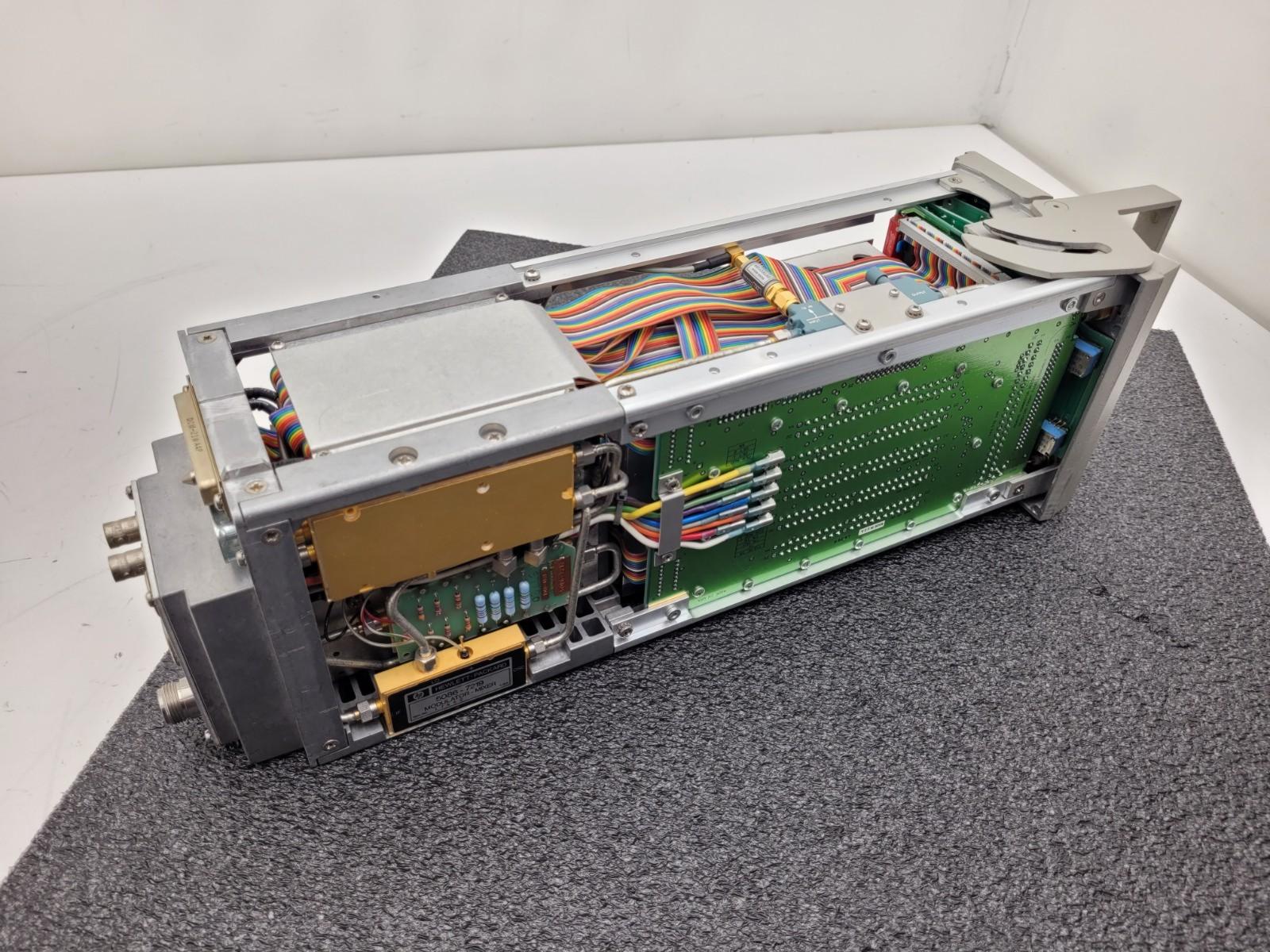 HP Hewlett Packard 8350B Sweep Oscillator w/ 83592B RF Plug-in .01-20GHz