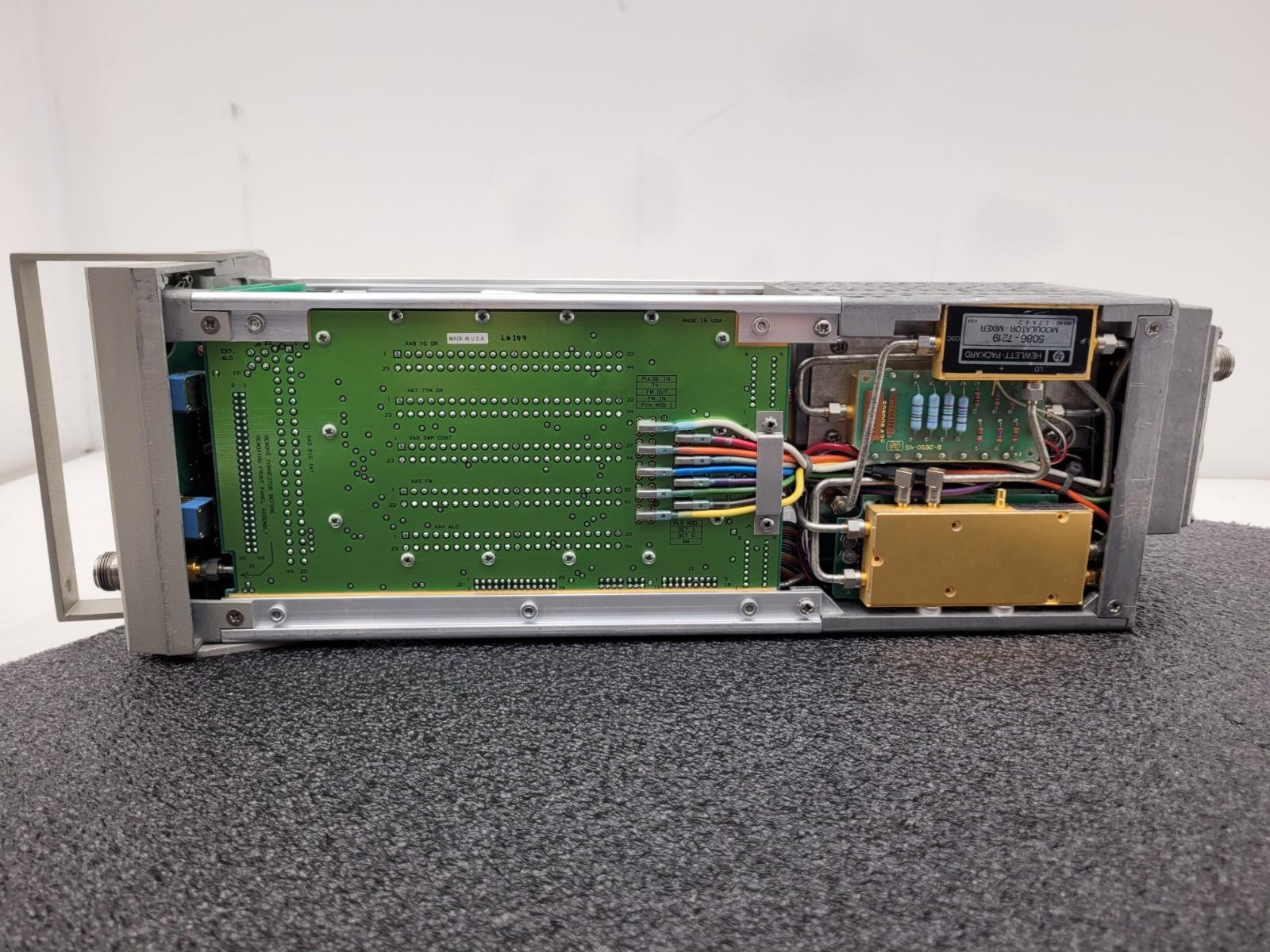 HP Hewlett Packard 8350B Sweep Oscillator w/ 83592B RF Plug-in .01-20GHz