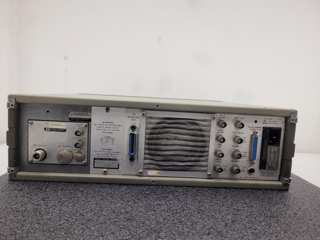 HP Hewlett Packard 8350B Sweep Oscillator w/ 83592B RF Plug-in .01-20GHz