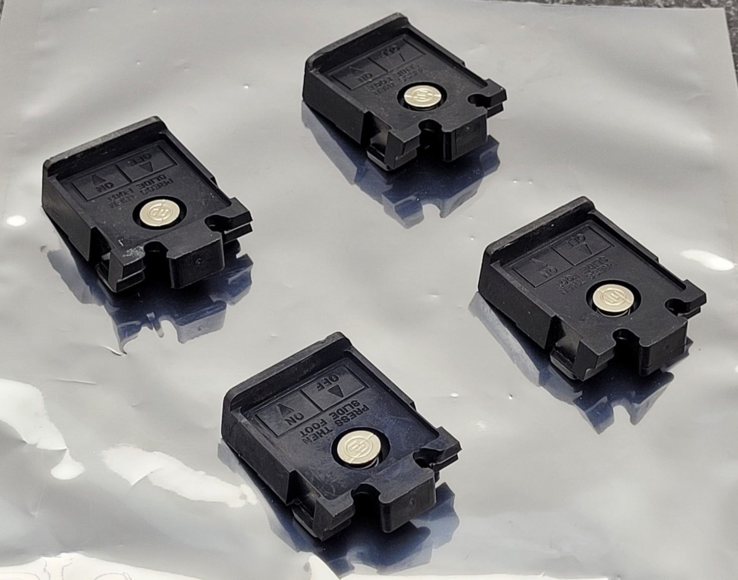 Set of 4 HP 5060-0767 Old Style Test Equipment Feet Original OEM Black