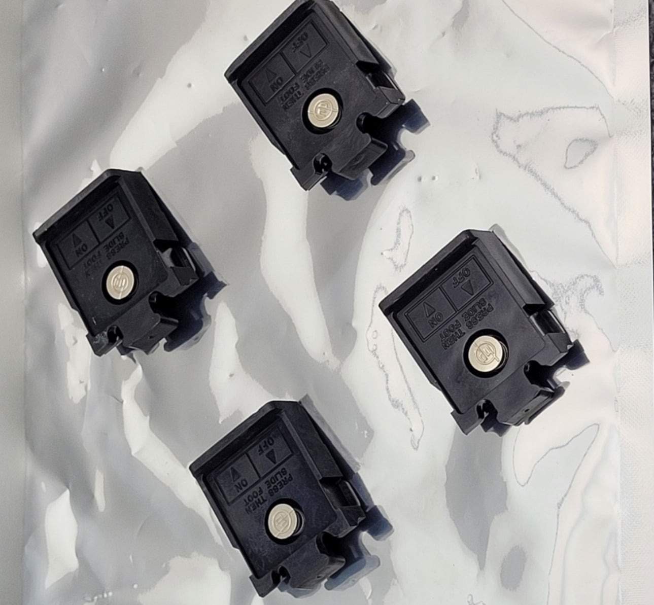 Set of 4 HP 5060-0767 Old Style Test Equipment Feet Original OEM Black