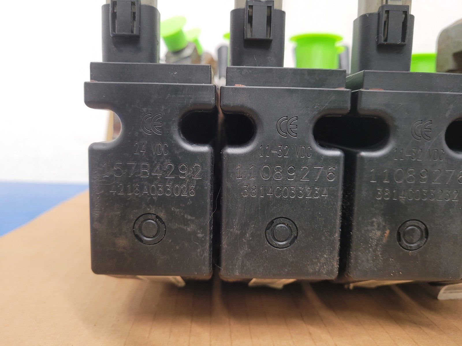 Danfoss  Proportional On/Off Hydraulic 4 Valve Stack Radiometric 11089276 D11