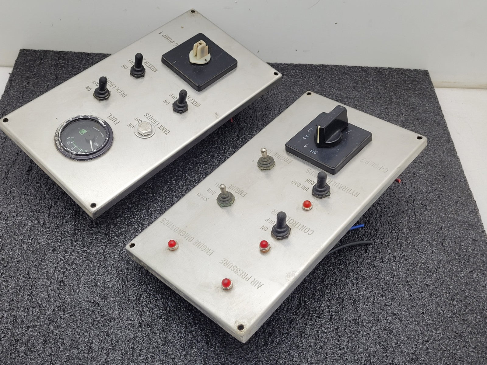 Lot of 2  OEM Controls RS11T6617 Rotary Industrial Potentiometer Control Panel