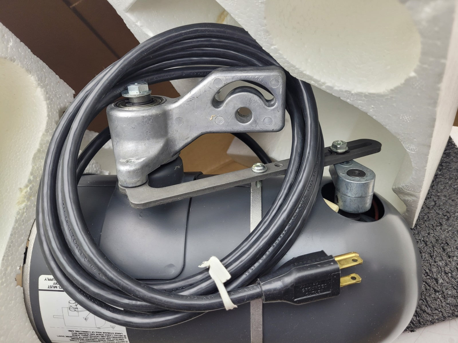 DAYTON 4C353M Air Circulator 2 Speed Oscillating Fan Motor 115VAC with plug