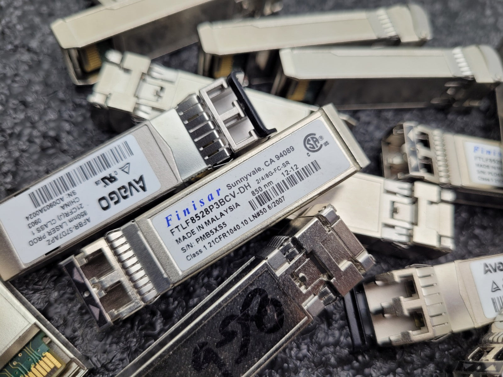 Lot of 54x Finisar Avago FTLF8528P3BCV 8GB 150m SFP+ FC Mini-GBIC Transceiver