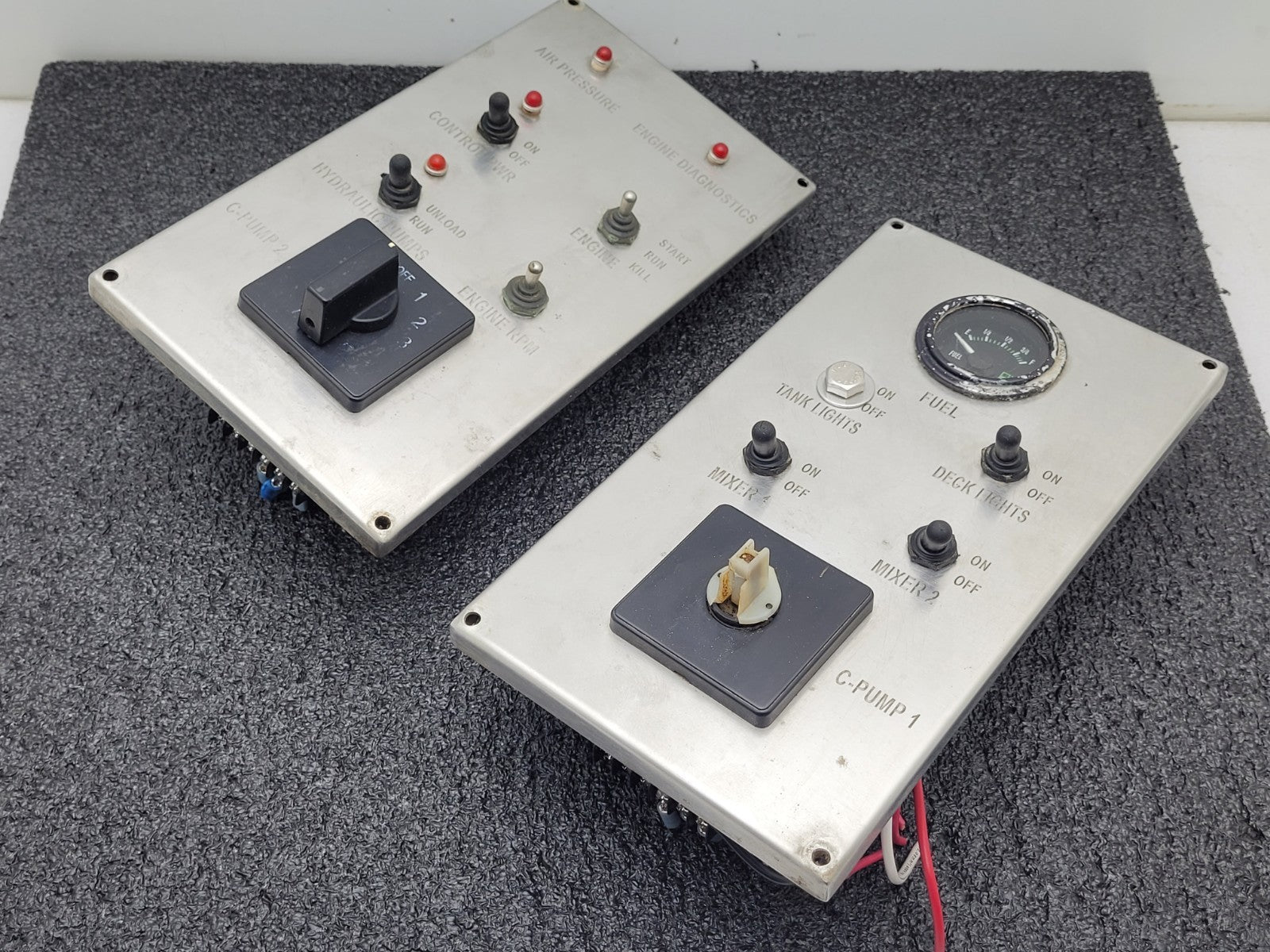 Lot of 2  OEM Controls RS11T6617 Rotary Industrial Potentiometer Control Panel