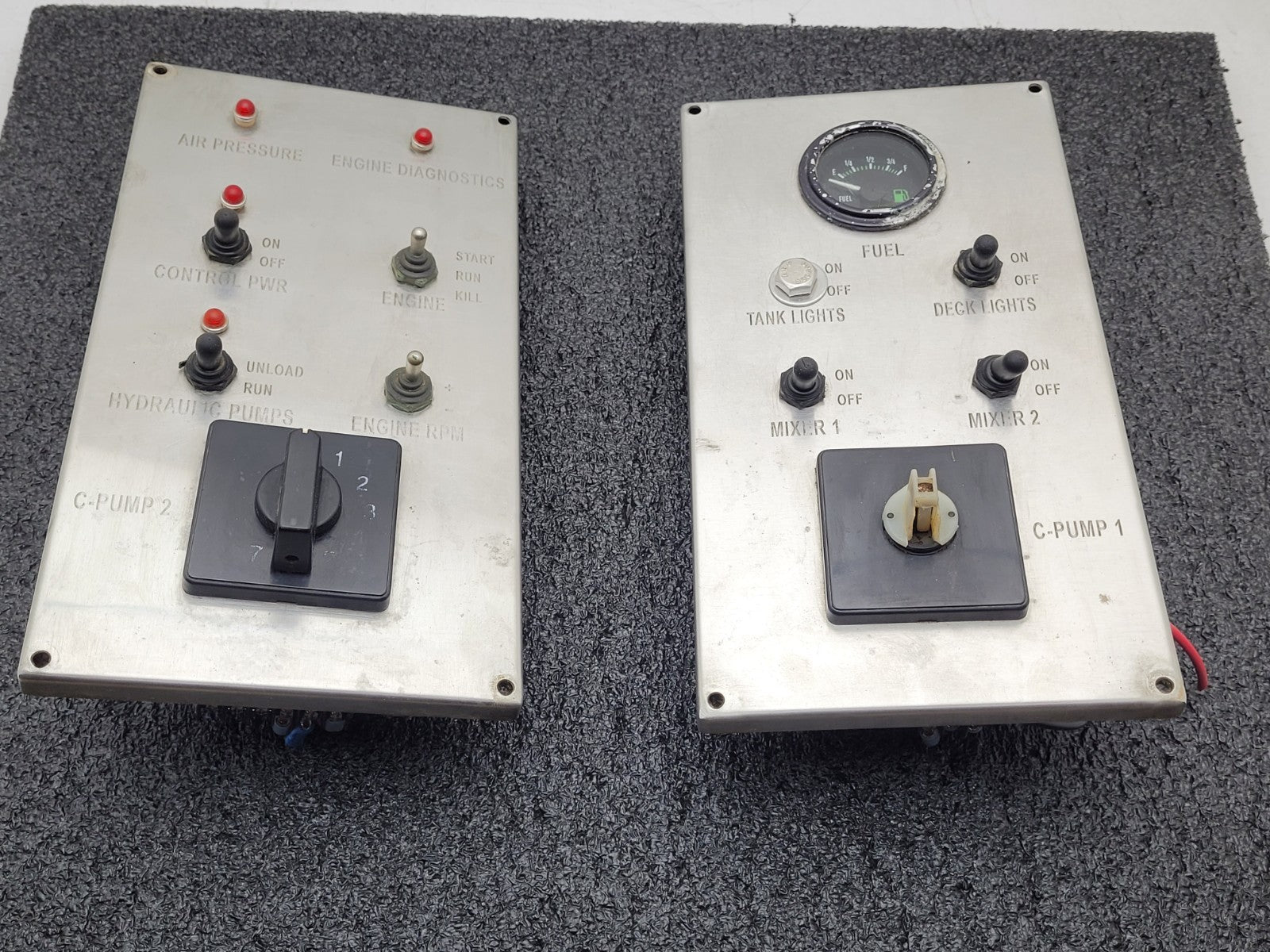 Lot of 2  OEM Controls RS11T6617 Rotary Industrial Potentiometer Control Panel