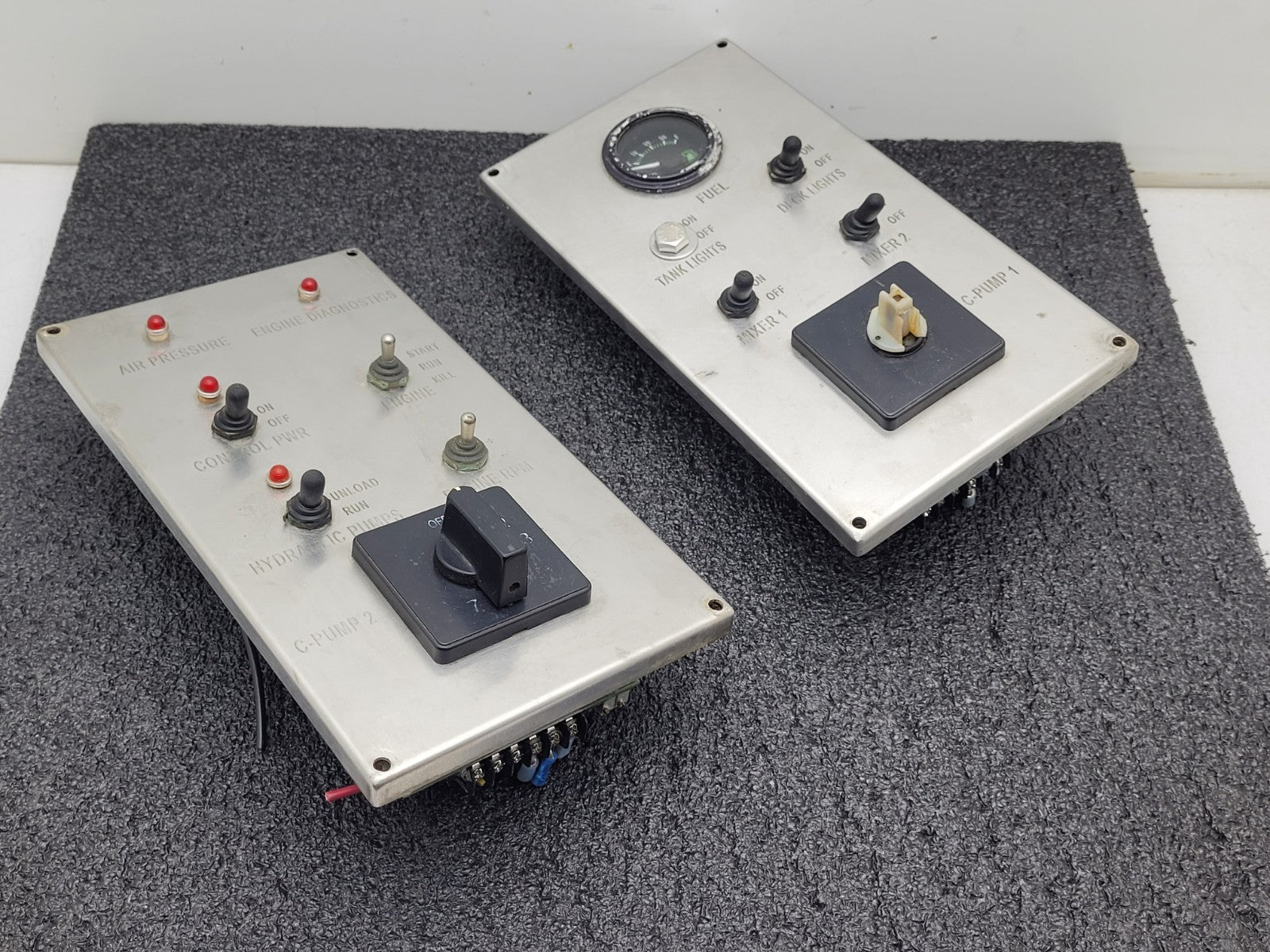 Lot of 2  OEM Controls RS11T6617 Rotary Industrial Potentiometer Control Panel