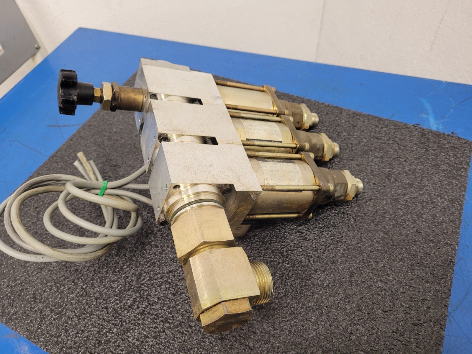 Coax VMK 40 NC Solenoid Actuated Hydraulic Stack Valve Assembly MK 10 NC 98 10C1
