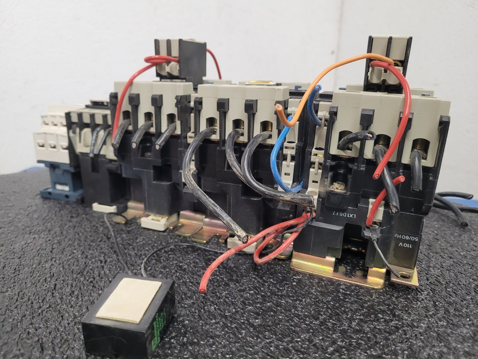 Lot of 5x Assorted Telemecanique DIN RAIL Contactor 120VAC Coil on all units
