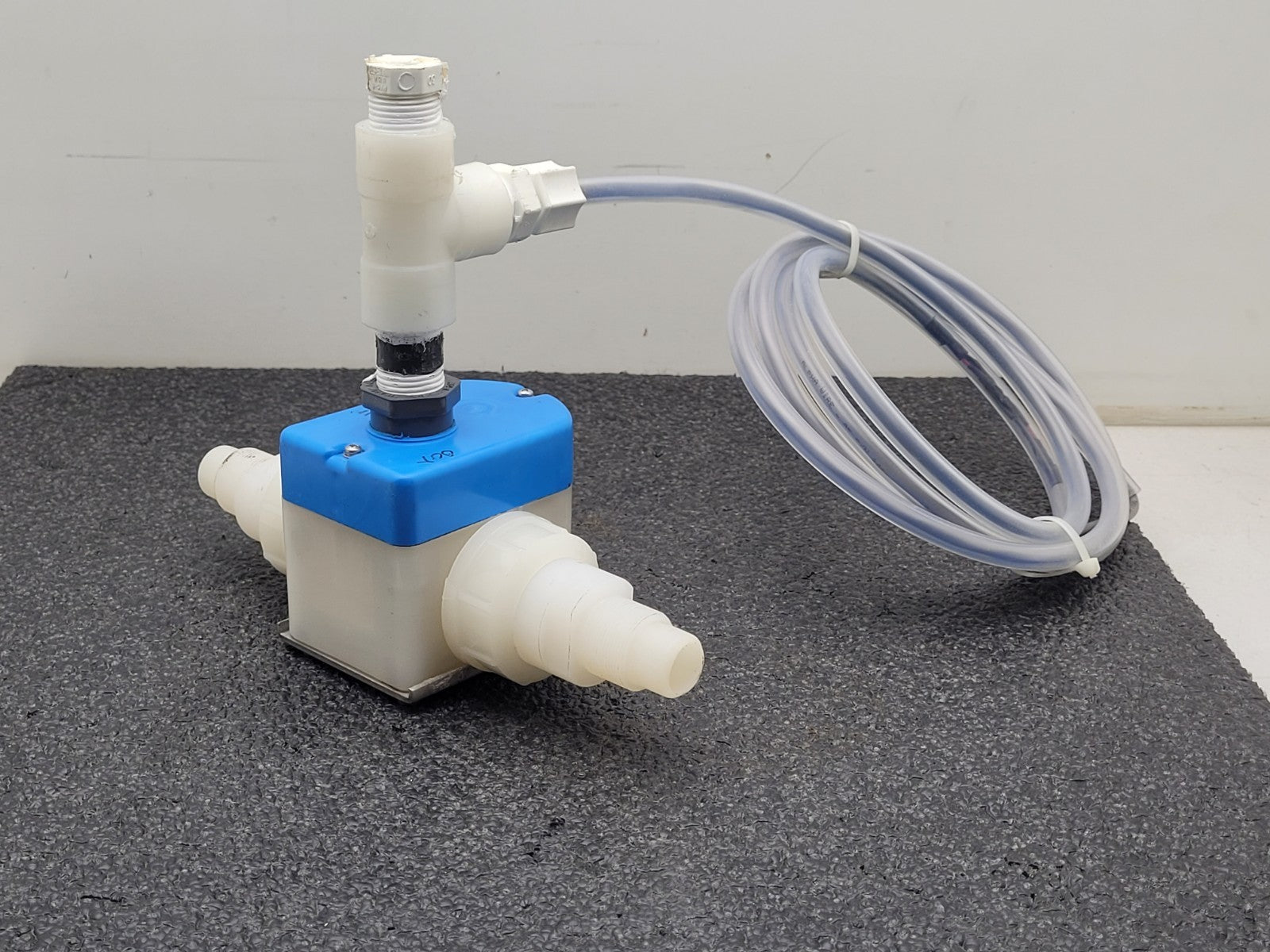 Data Industrial 8411515-9022 Flow Sensor 0-12 GPM Rate Chemical Flow Sensor