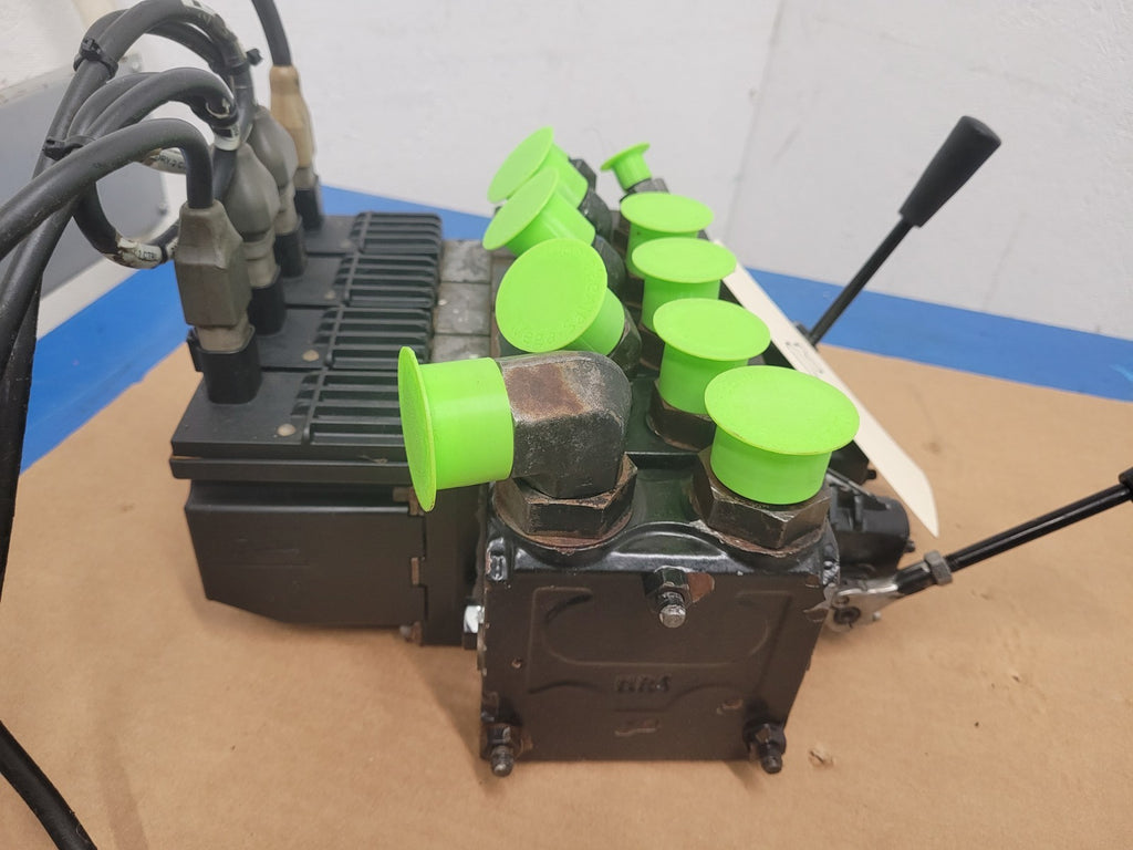 Danfoss PVG32 4x Proportional Hydraulic Servo Manual Valve 3x 11089276 Unit D3