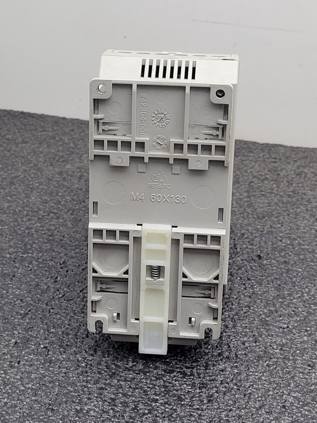 ALLEN BRADLEY 160-BA03NSF1 Variable Speed Drive 1HP 380/480 VAC 3PH