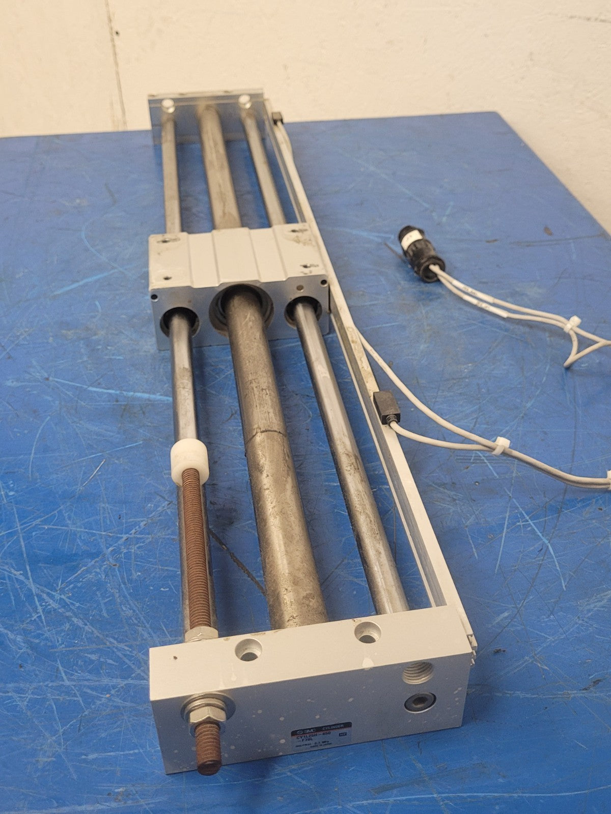 SMC CY1L25H-650-F79L Rodless Magnetic Coupled Guided Cylinder w/ D-F79 Sensors