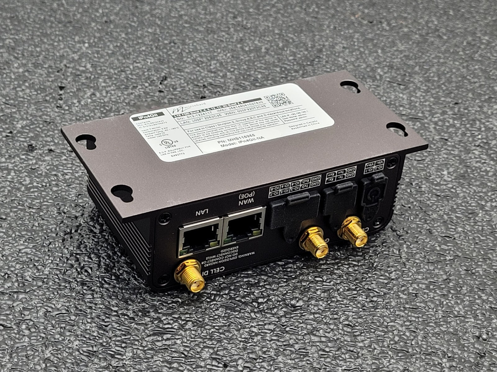 Microhard IPn4Gii-NA 4G LTE Dual SIM Dual Ethernet Serial USB Gateway POE