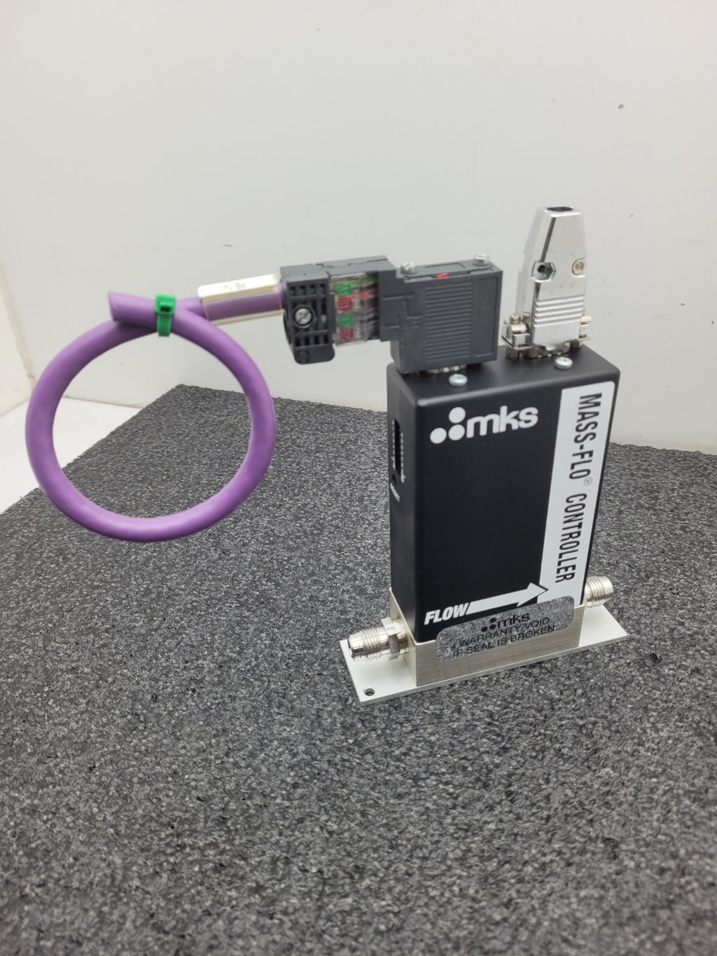 MKS 1179BX13CR14NSPC1 Mass-Flo Mass Flow Controller 1000 SCCM H2 Working Pull