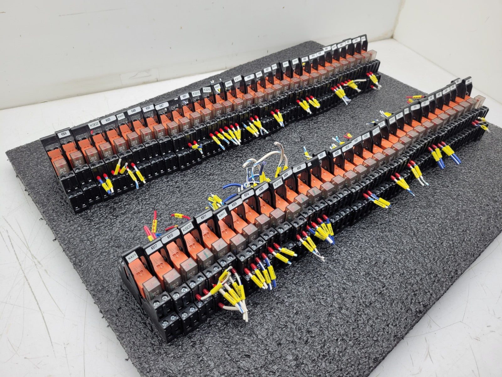Lot of 62x Schrack DIN Rail Relay Block RT78725 24VDC RT424024 EM18 Indicator