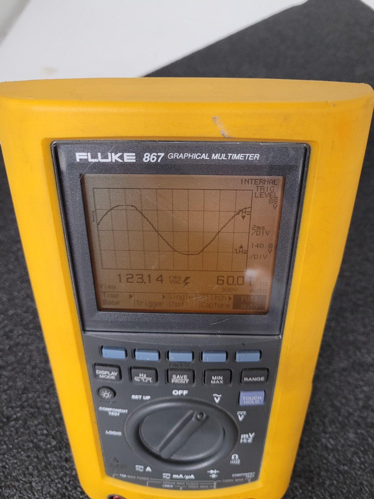Fluke 867 Graphical Digital Multimeter 860 Series 867