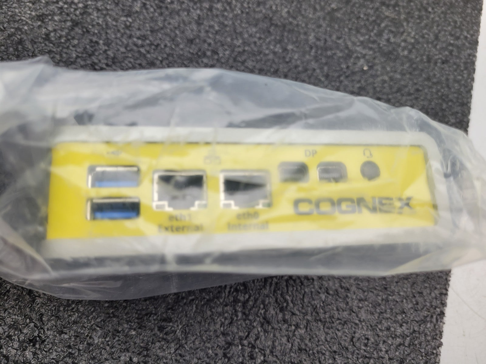 DMA-EI-200 By Cognex CNX-CL210G-10U Monitoring Tool Edge Fanless Industrial PC