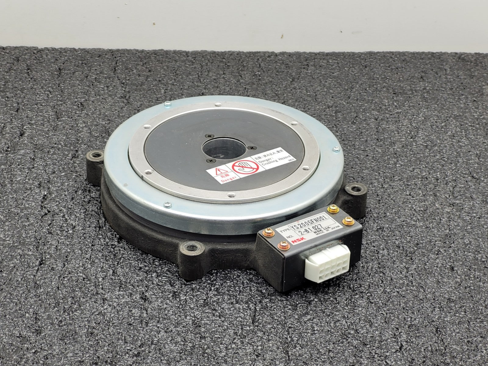 NSK MegaTorque Low Profile Type Servo Motor YS2005FN001  Working Pull