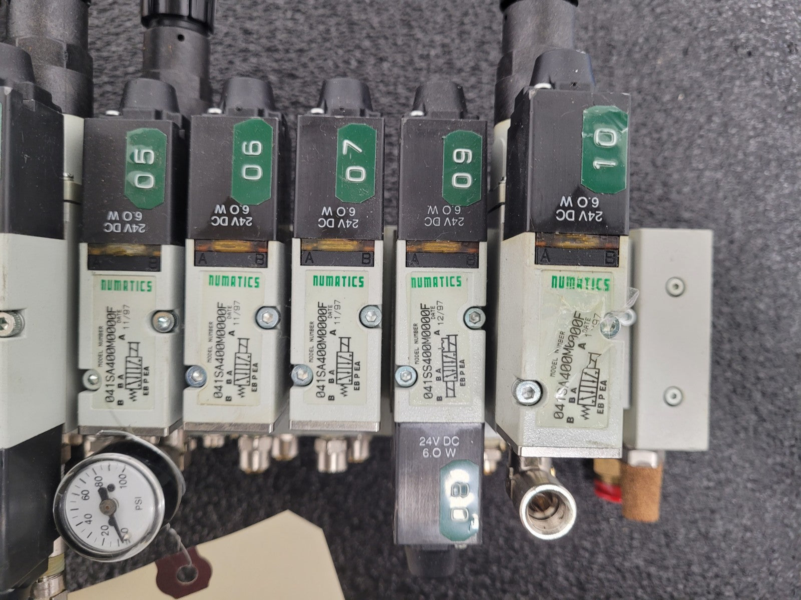 Numatics 7x Valve Solenoid 041SA400M0000F 4x Regulated Pneumatic Manifold N5
