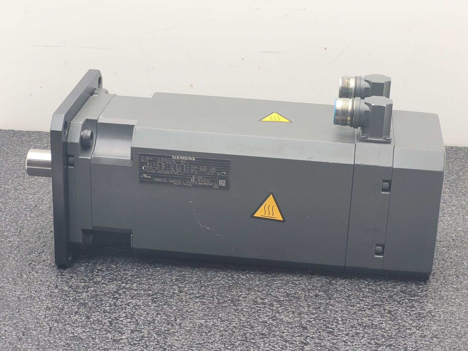 Siemens 1FT6 Servo Motor 1FT6064-1AF71-4EG1 SIMOTICS S 3000RPM Working Pull
