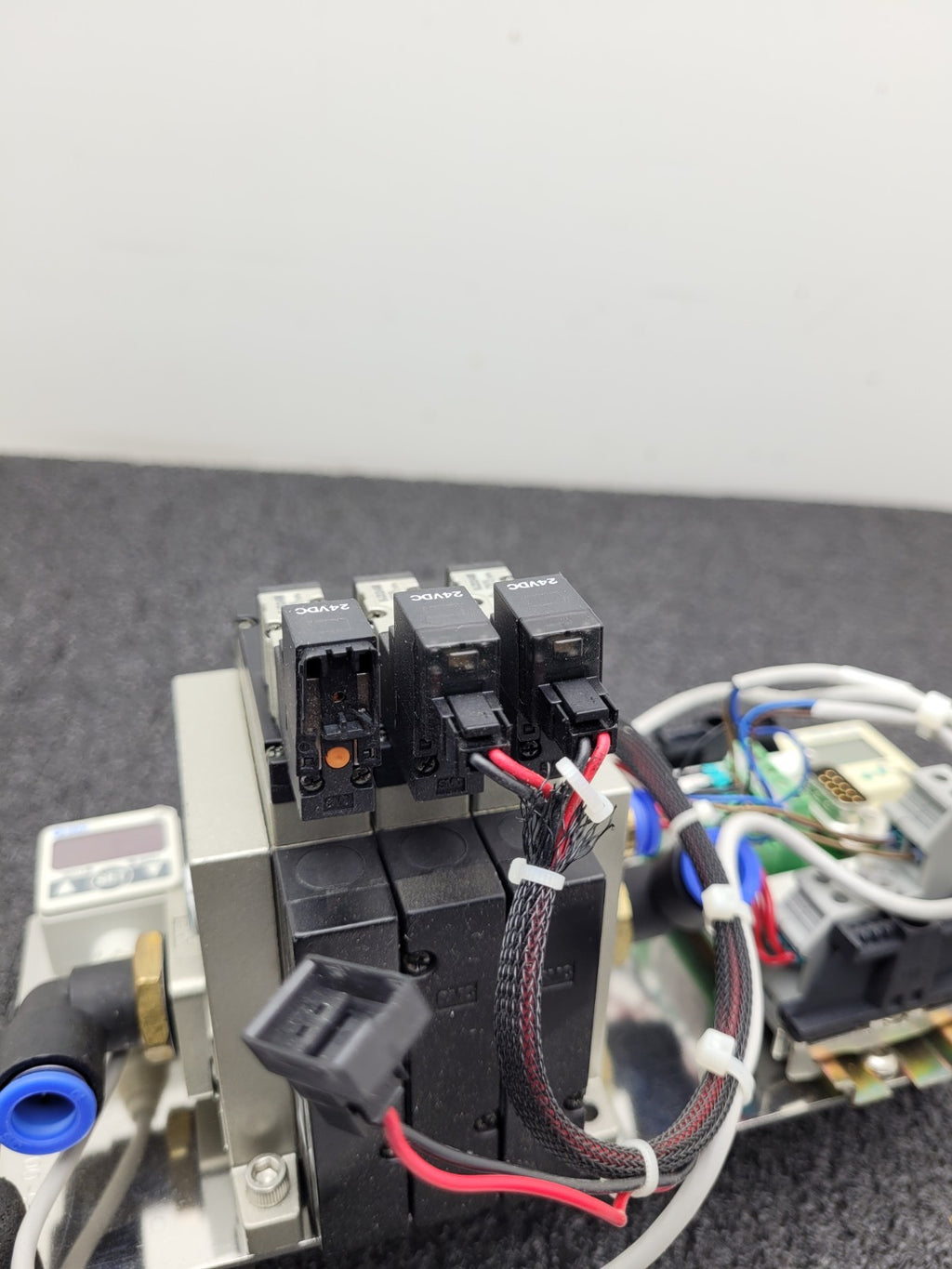 Interface SMC Pressure Switch Pneumatic Valve Block ZSE40A-01-T ZSE40-01-22L