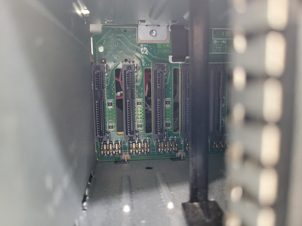 HPE ProLiant DL385 G10 2x AMD EPYC 7251 32GB RAM P408i-a SR 2U Server 8 Bay SFF