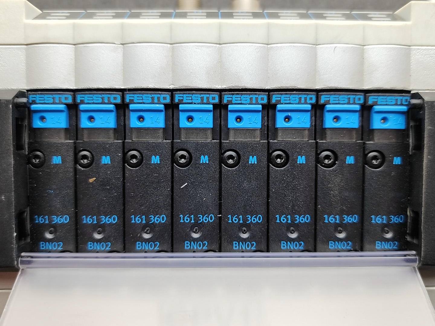 Festo CVP 14-VI 18210 8x BN02 161360 Valves Control Block FBA-2-M12-5POL-RK