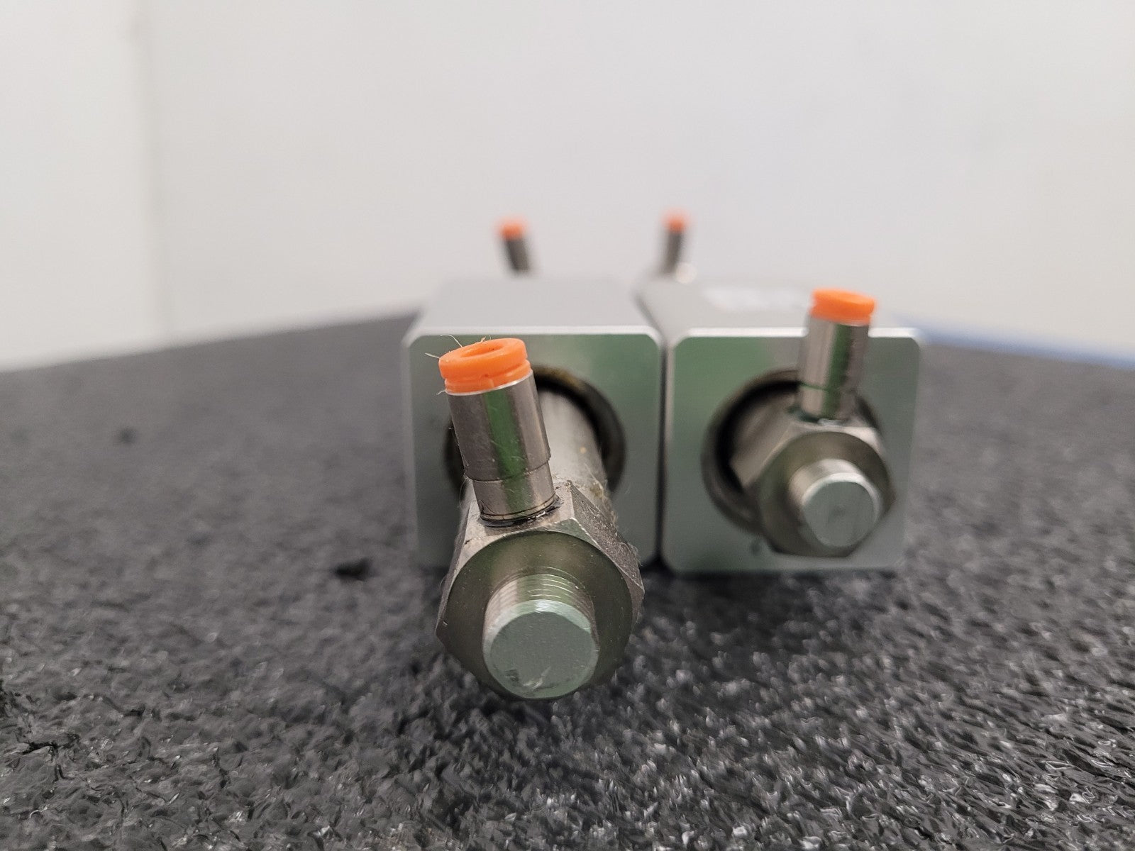 SMC CY2B15H-94 RODLESS AIR CYLINDERS Lot Of 2X