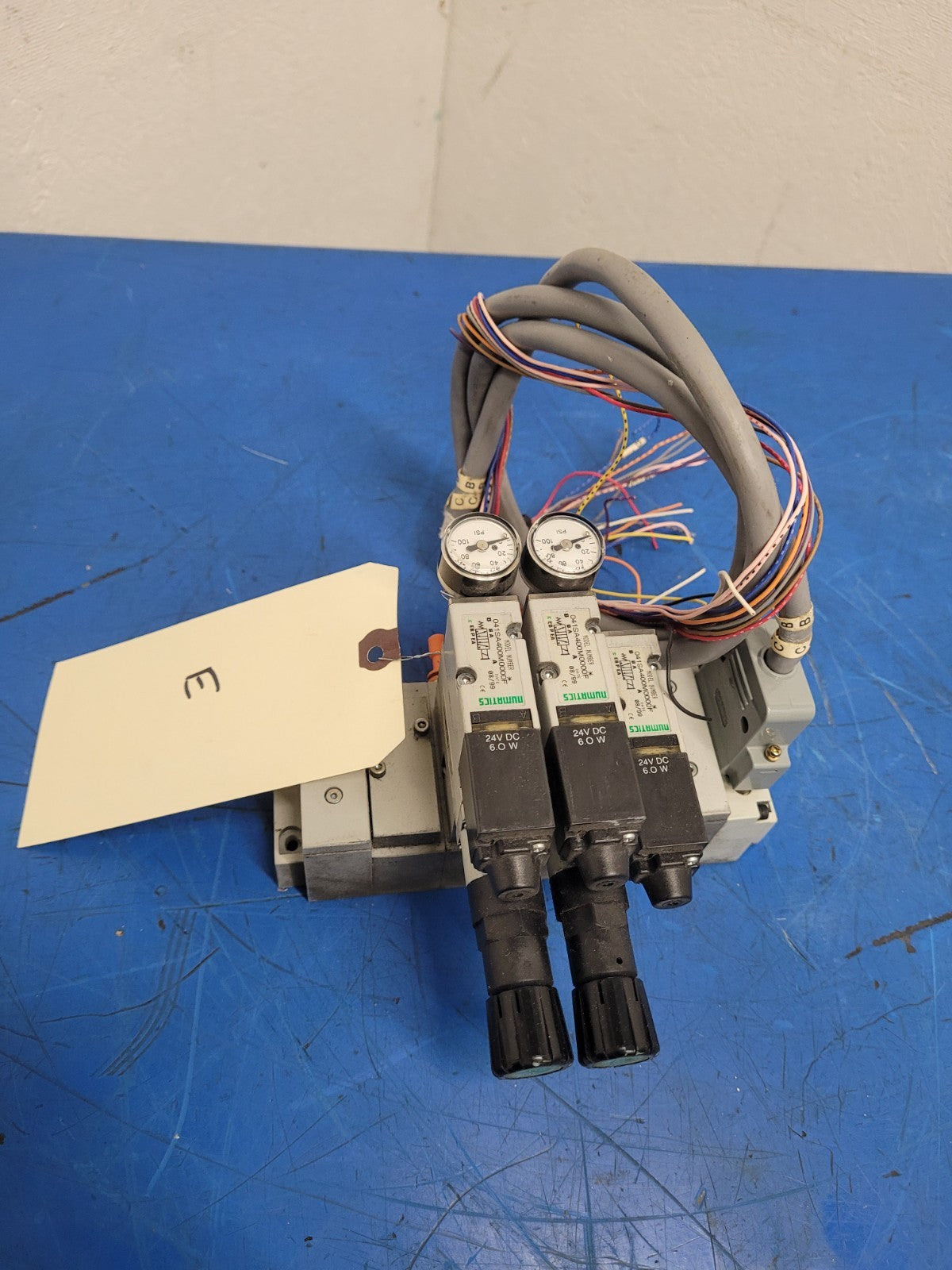 Numatics 3x Valve Solenoid 041SA400M0000F 2x Regulated Pneumatic Manifold E