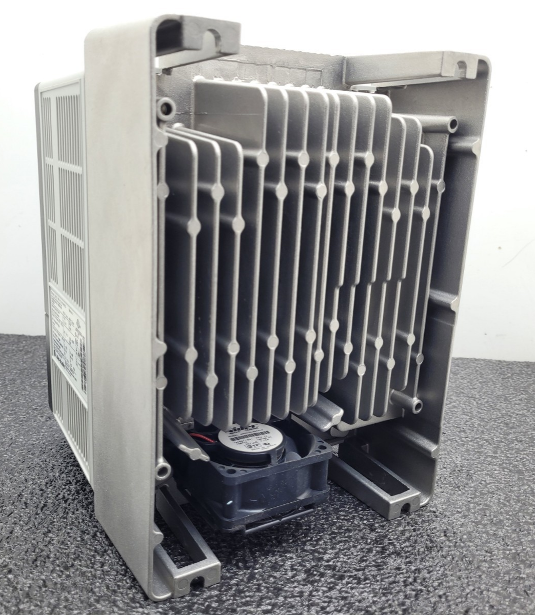 Allen Bradley 20AD8P0A0AYNANC0 Ser A PowerFlex 70 400V 3-Phase 8.7A 4kW AC Drive