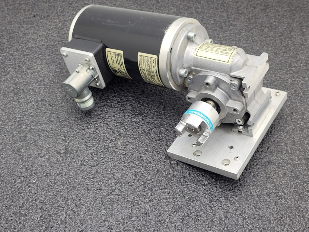 Lenze Right Angle Gear Motor SSN40-1GVAR-063C22 + 15:1 Gearhead SSN40-1FVAR