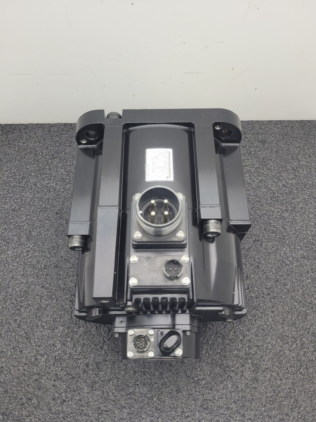 Yaskawa Electric Servo Motor SGMRV-44ANA-YR22 [B]