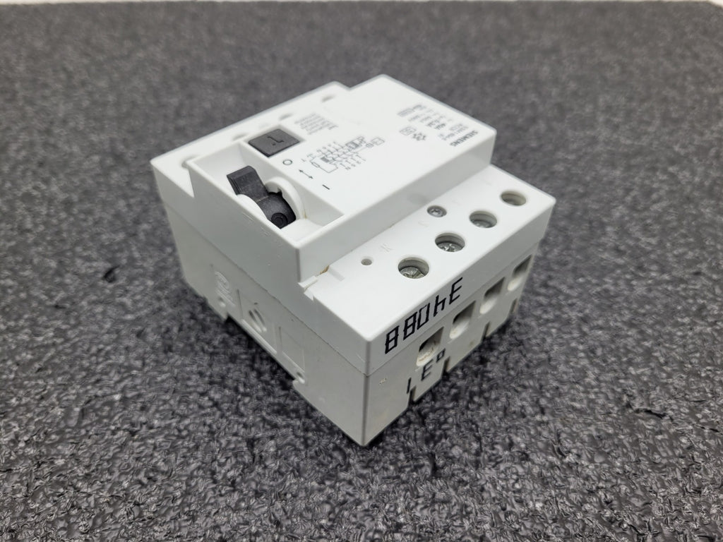 Siemens 5SM1 654-6 RCCB FI Residual Current Operated Circuit Breaker 4-pole 40A