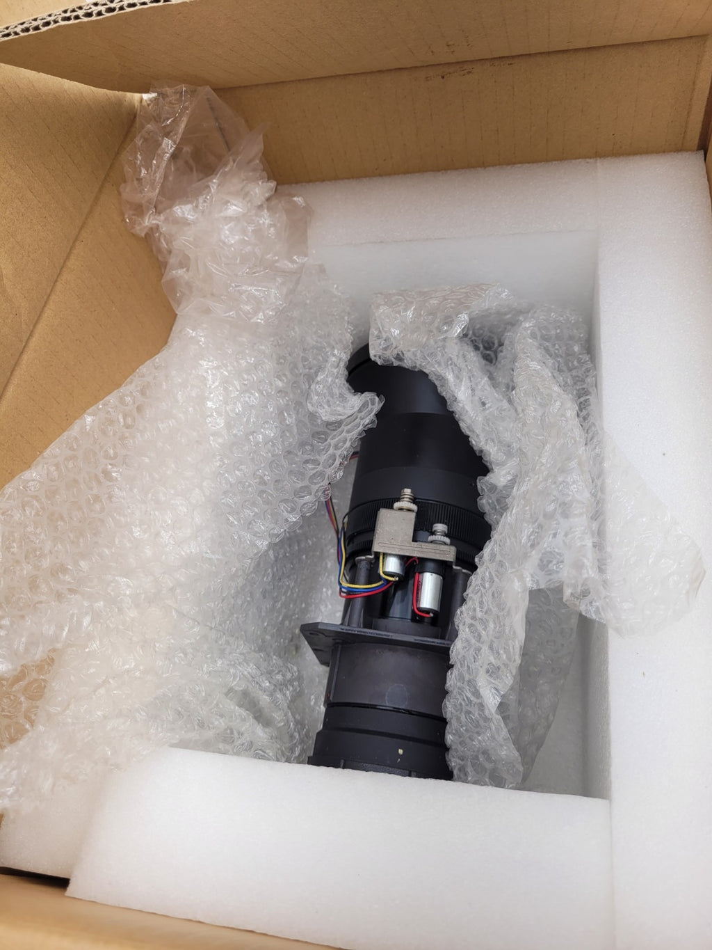 Sanyo LNS-T02 Long Throw High Precision Zoom Projector Lens F2,0-2,8/f=158-221mm
