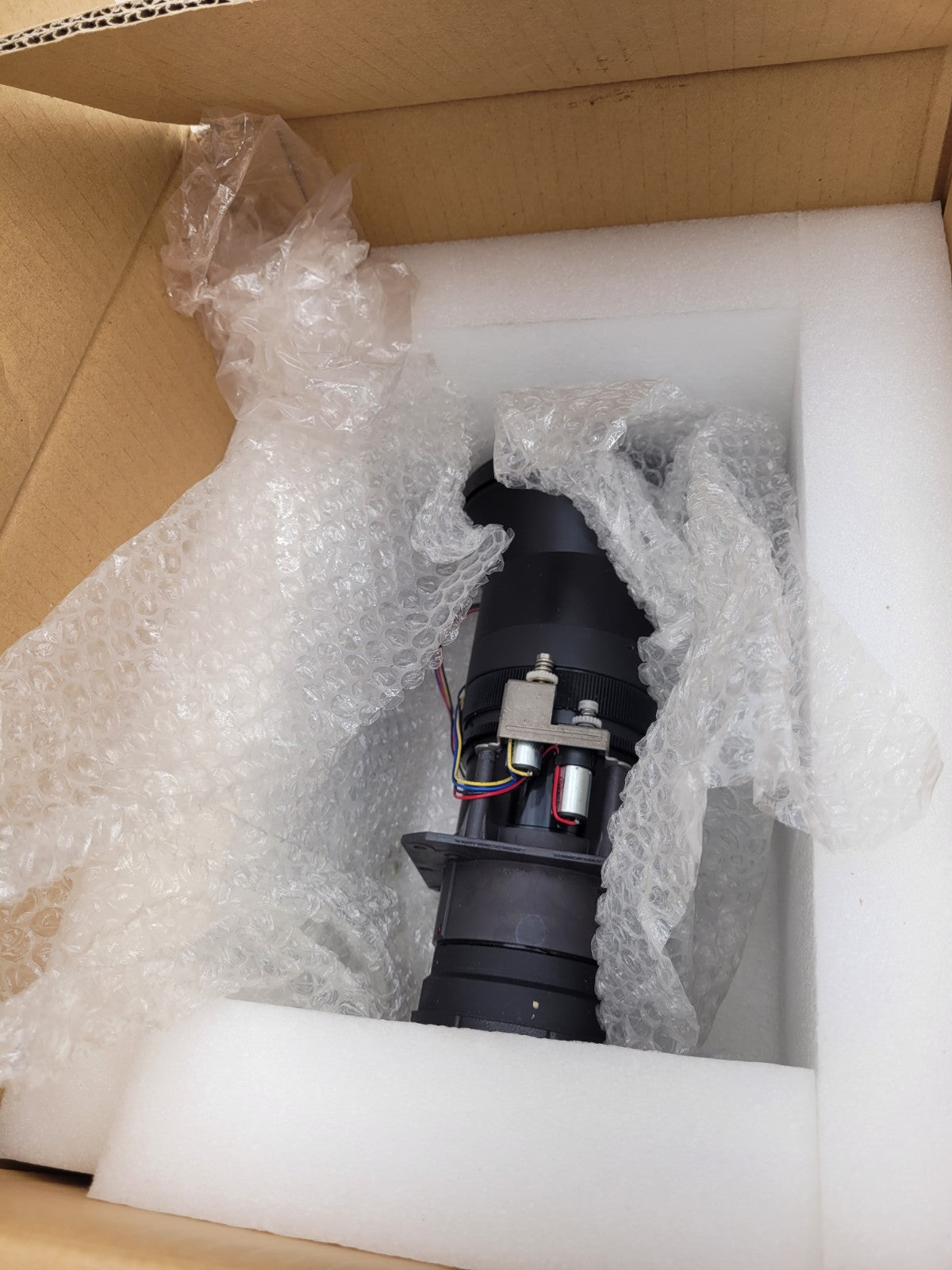 Sanyo LNS-T02 Long Throw High Precision Zoom Projector Lens F2,0-2,8/f=158-221mm