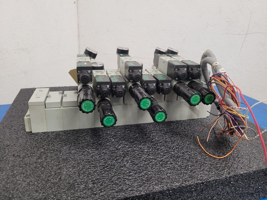 Numatics 8x Valve Solenoid 041SA400M0000F 6x Regulated Pneumatic Manifold N3