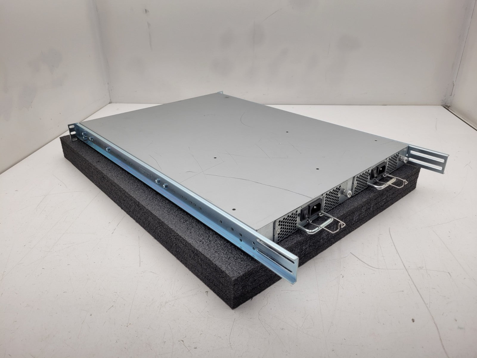 Brocade BR-5120-0008 8GB Fibre Channel Switch Fabric, 24 port POD, EGML 8 Gig FC