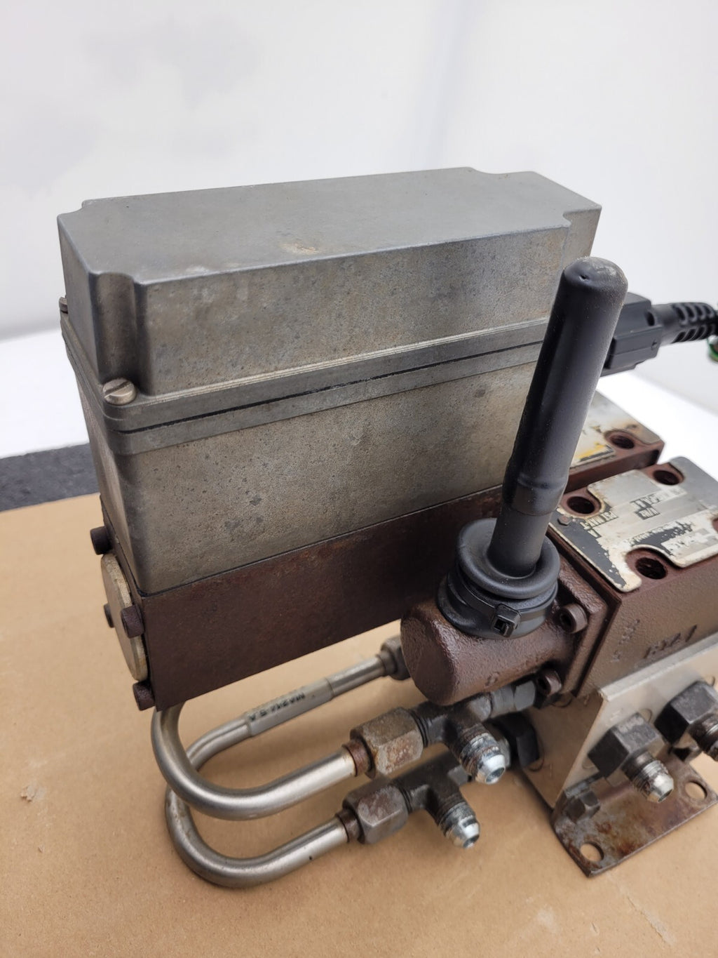 PARKER Hydraulic Proportional ISO Valve D1FHE80HCNEK0030X6114 12VDC + Override