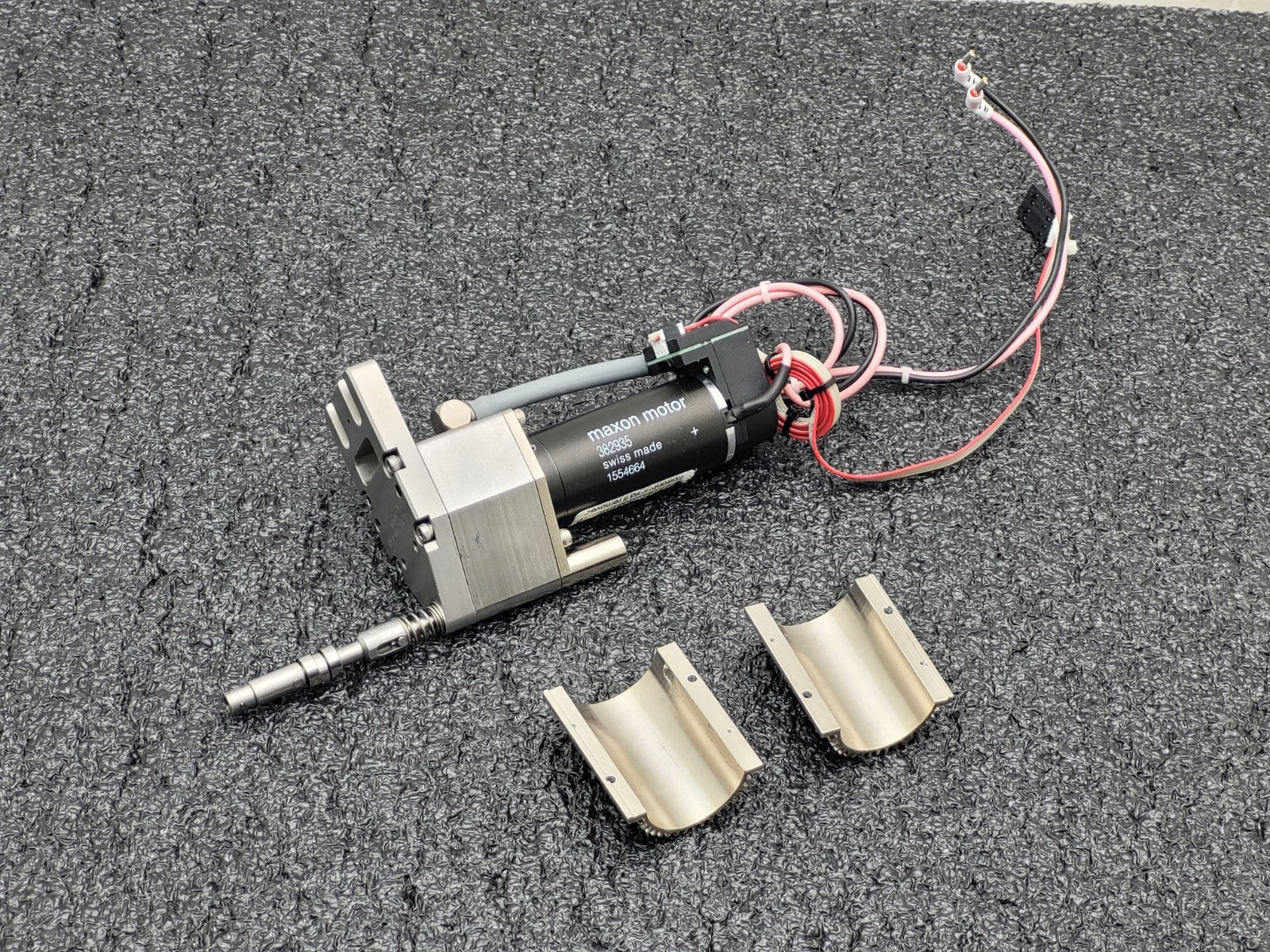 Maxon Motor 982935 Maxon Tacho 103935 Gearmotor w/ Tachometer