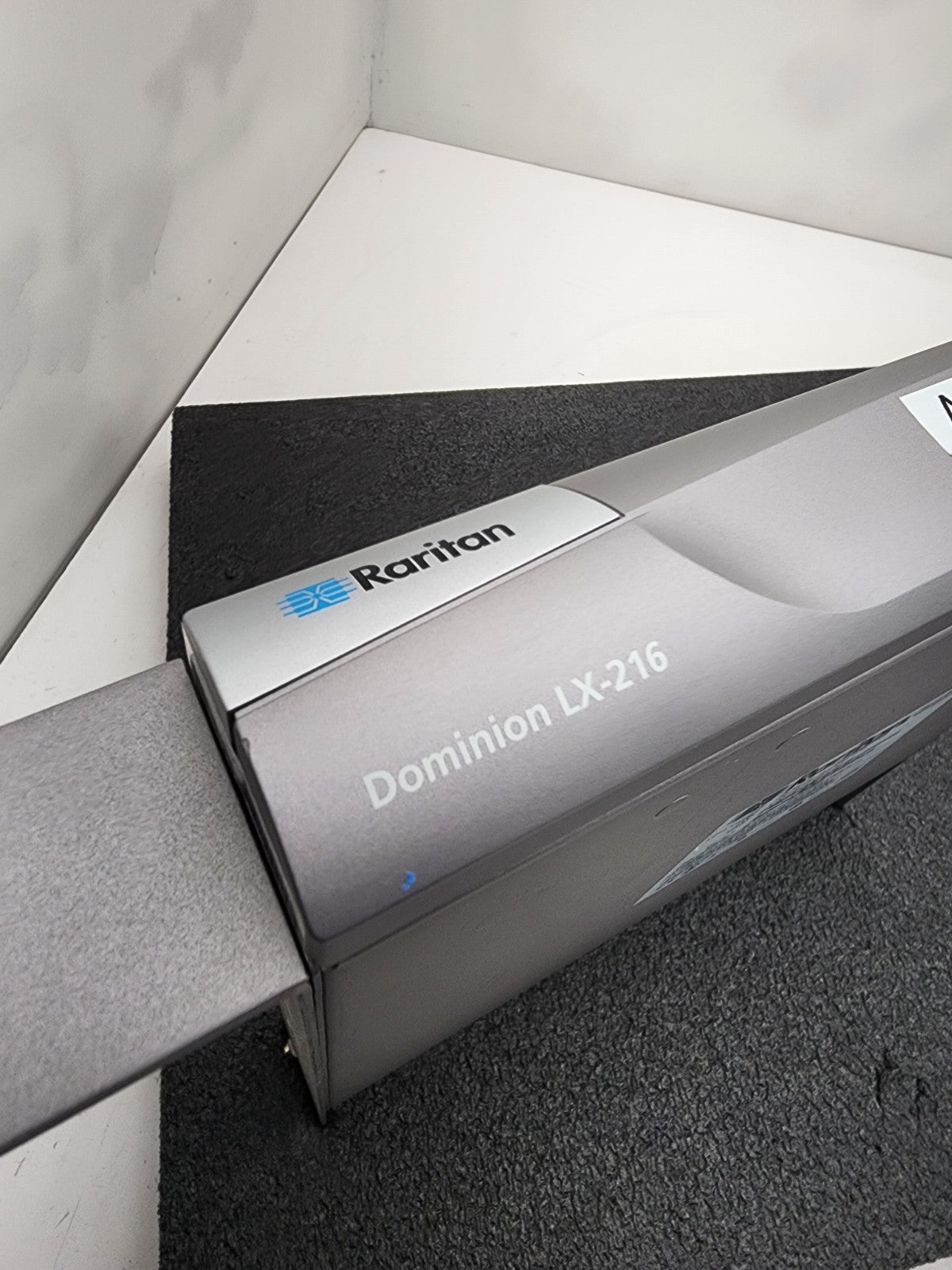 Raritan DLX-216V3-AD 16-port Dominion LX-216 Rackmount KVM Switch Tested Working
